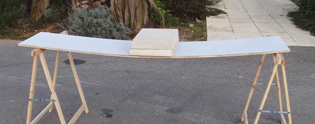 Plaque Avec Nid Dabeille